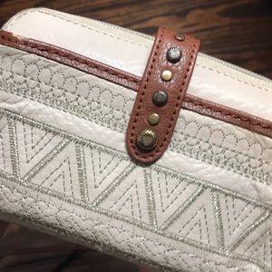 Gently used smart phone crossbody wallet